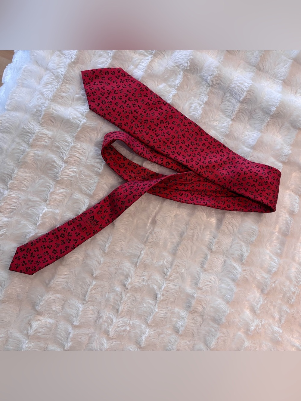 Hermes Red tie with clover print